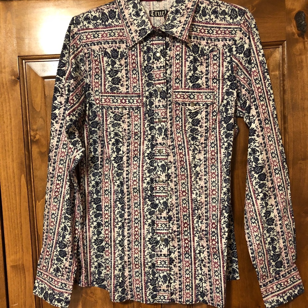 Long sleeve show shirt